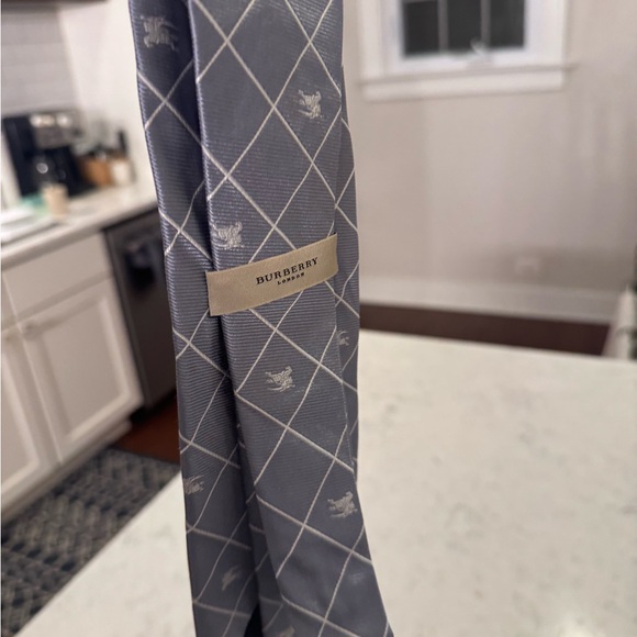 Burberry light blue Elegant men’s neck Tie - Picture 8 of 10